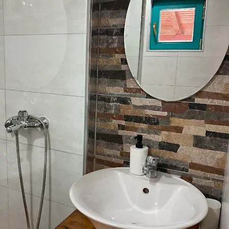 בית נופש Tunnel Ravne ויסוקו