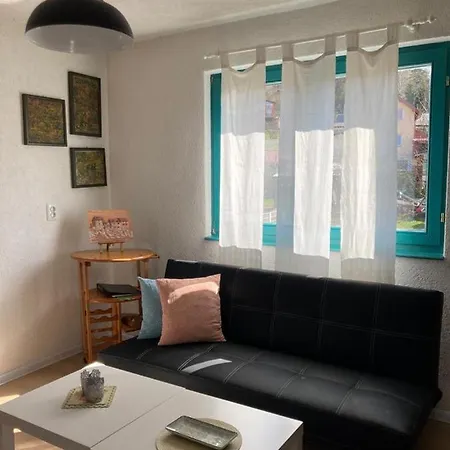 Tunnel Ravne בית נופש *