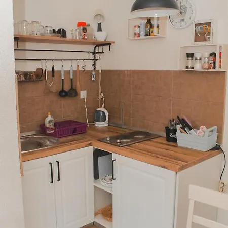 Vikendica Tunnel Ravne Visoko